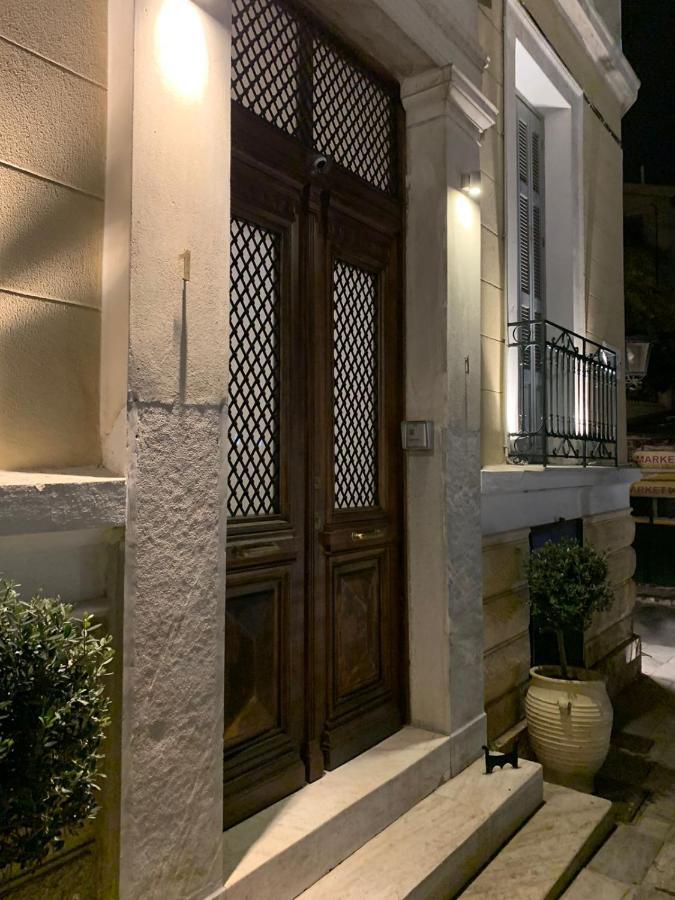 Neoclassical House In Plaka, Athensアパートメント エクステリア 写真