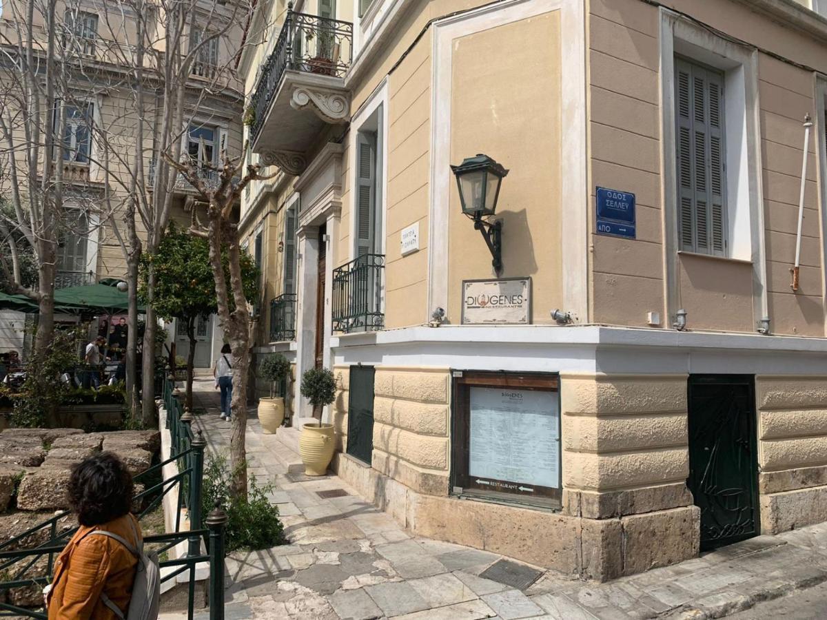 Neoclassical House In Plaka, Athensアパートメント エクステリア 写真